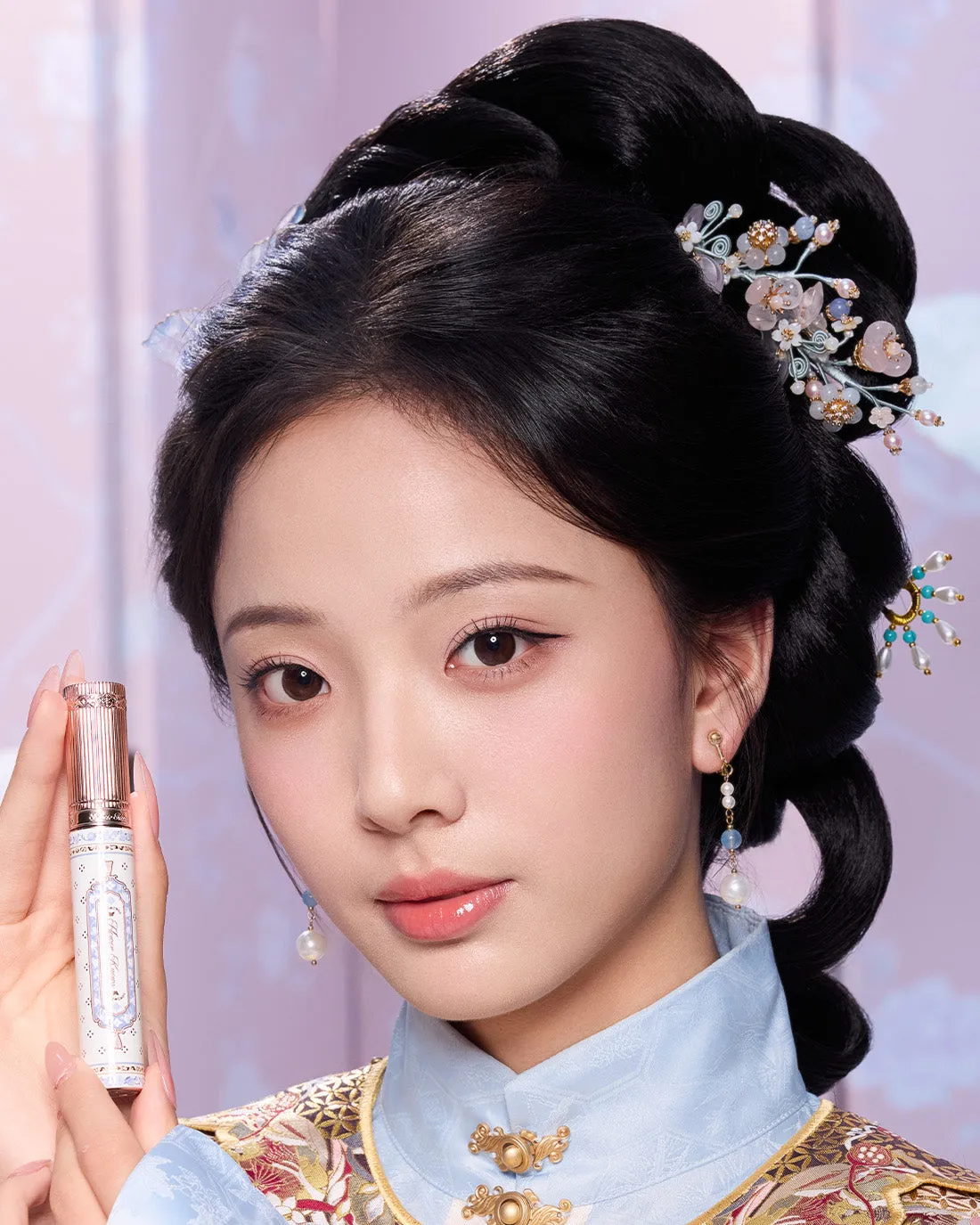 Butterfly Cloud Collar Mascara