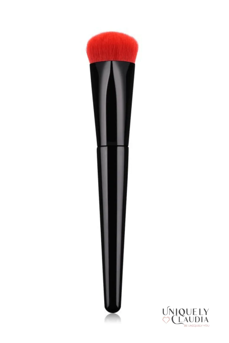 Heart-Shaped Foundation Brush