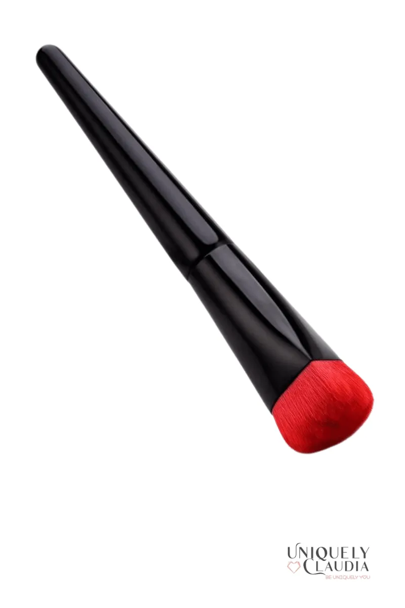 Heart-Shaped Foundation Brush