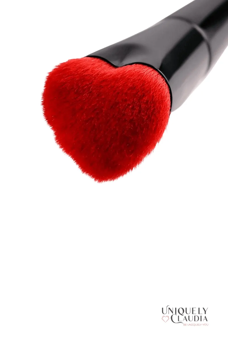 Heart-Shaped Foundation Brush