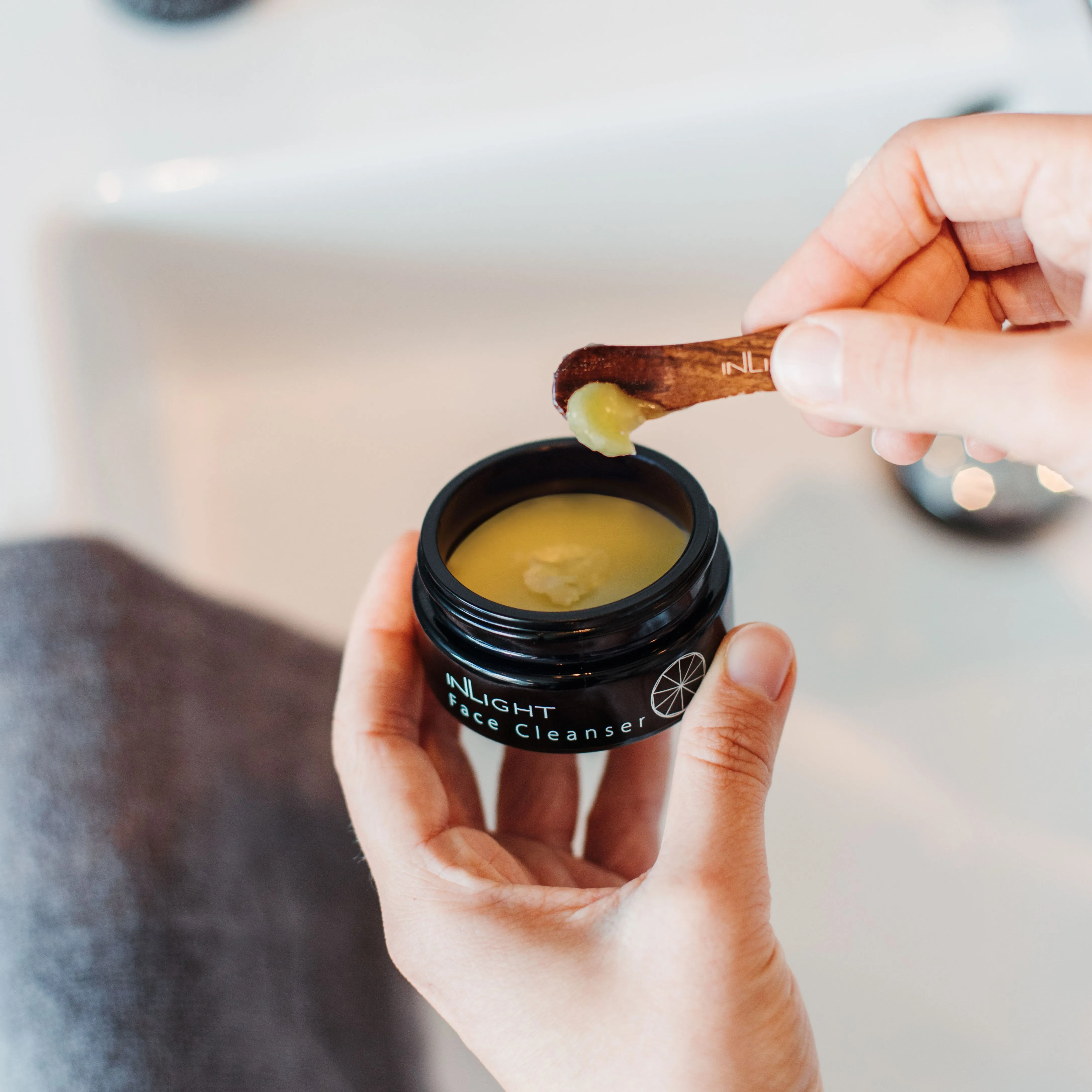 INLIGHT BEAUTY - Face Cleanser