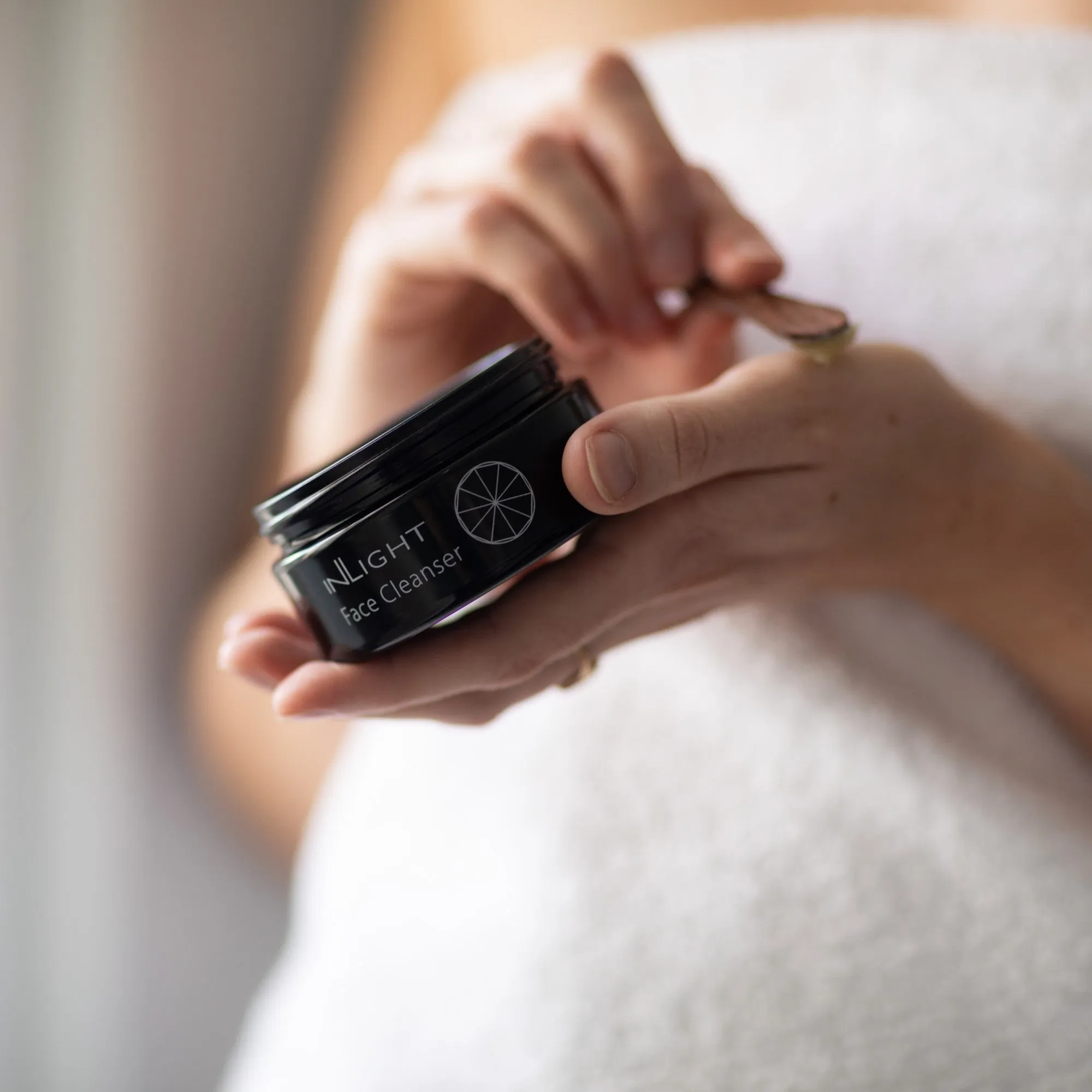 INLIGHT BEAUTY - Face Cleanser